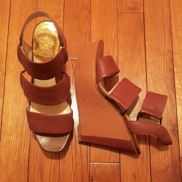 Vince Camuto Wedges - Picture 3 of 4